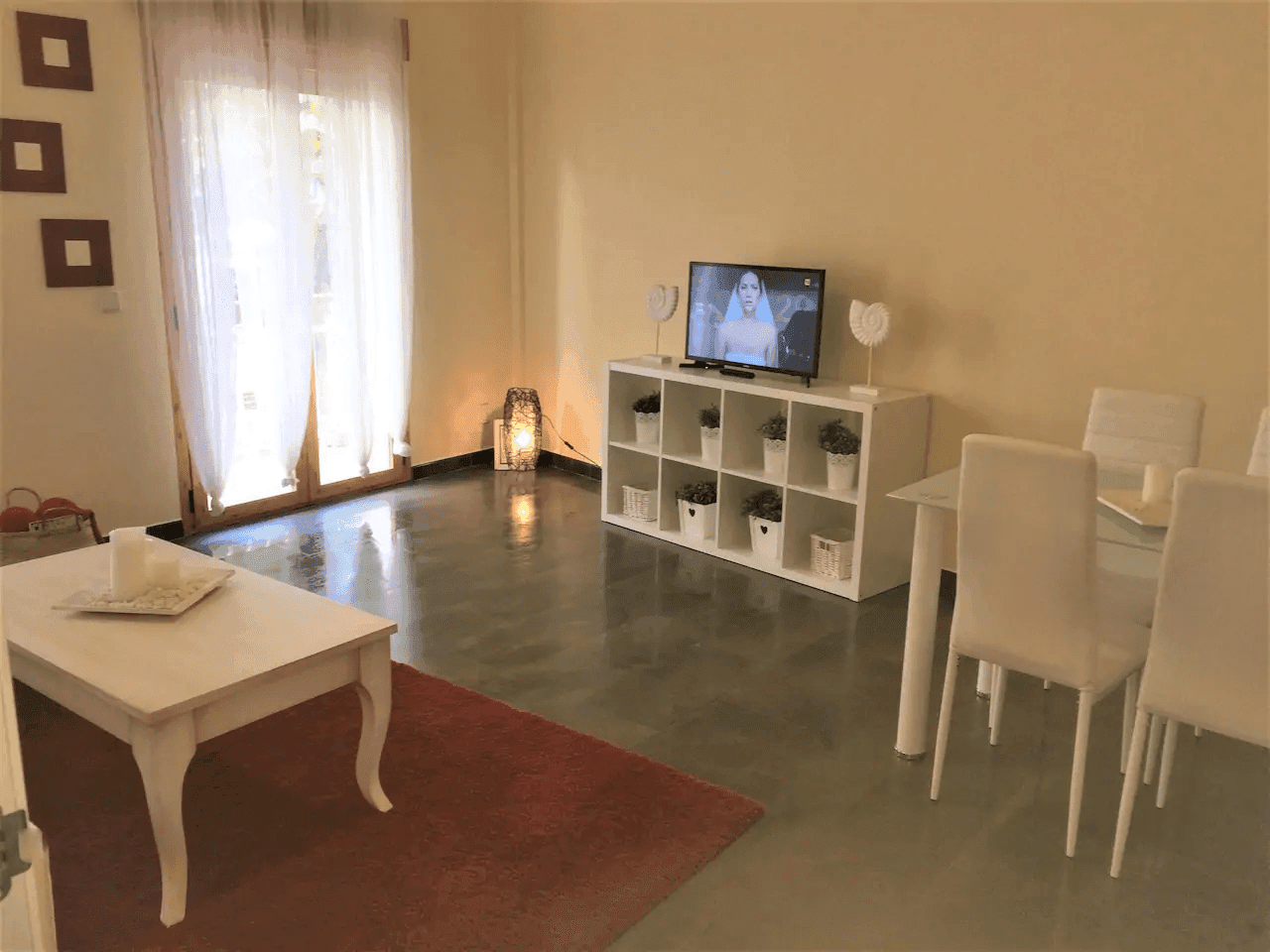 2 bedroom apartment outside Madrid for expats - Living room