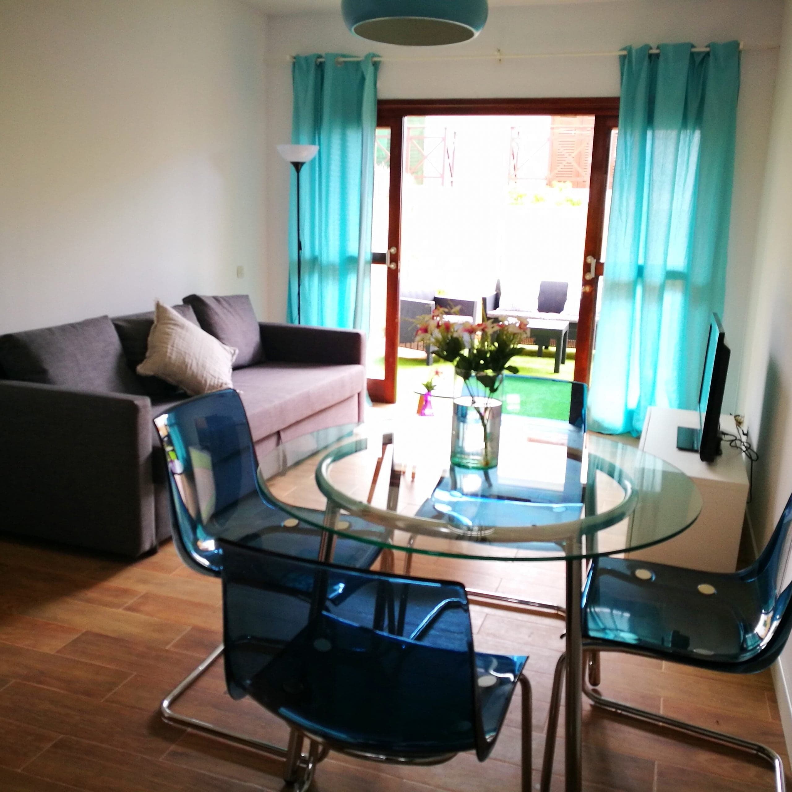 2 bedroom terrace house in Tenerife for expats - Chairs