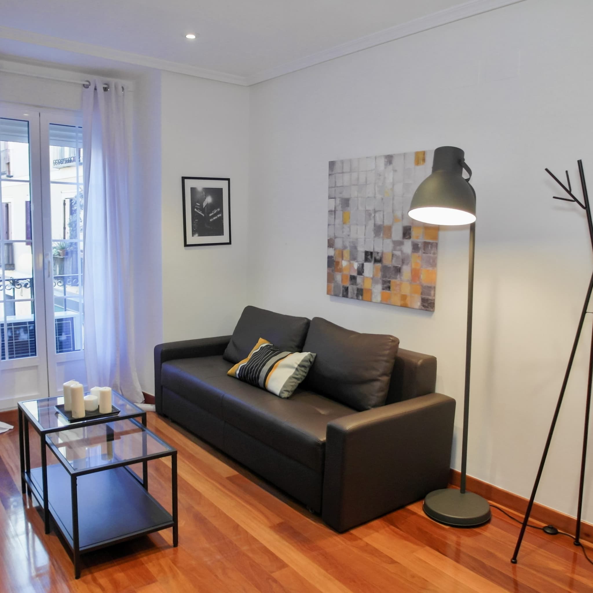 Central apartment in Madrid Comendadoras - Living room