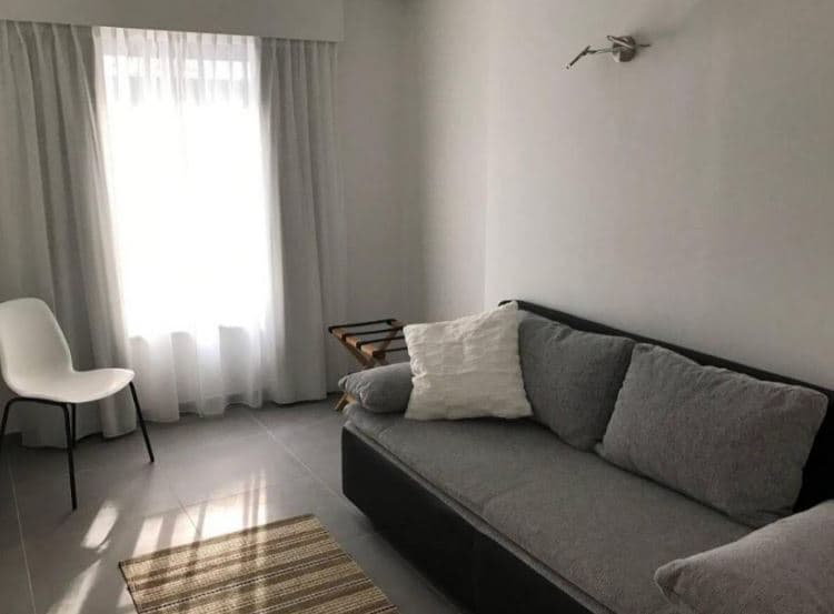 Posteerne 2 - Modern expat apartment in Ghent - Couch