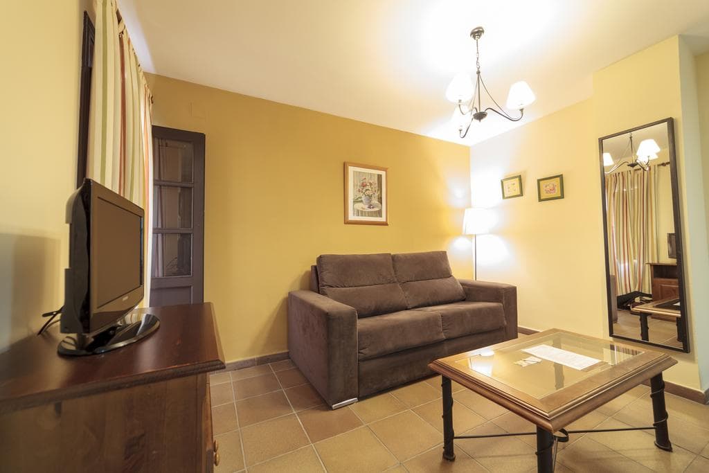 Palacio Leones - Furnished expat apartment near Cadiz - Living room