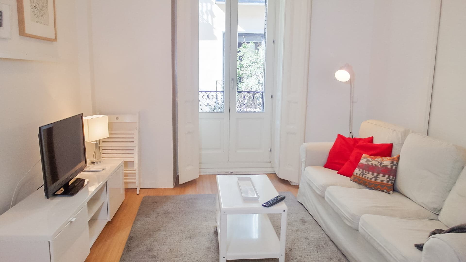 Apartment in Lavapies for expats - Living room