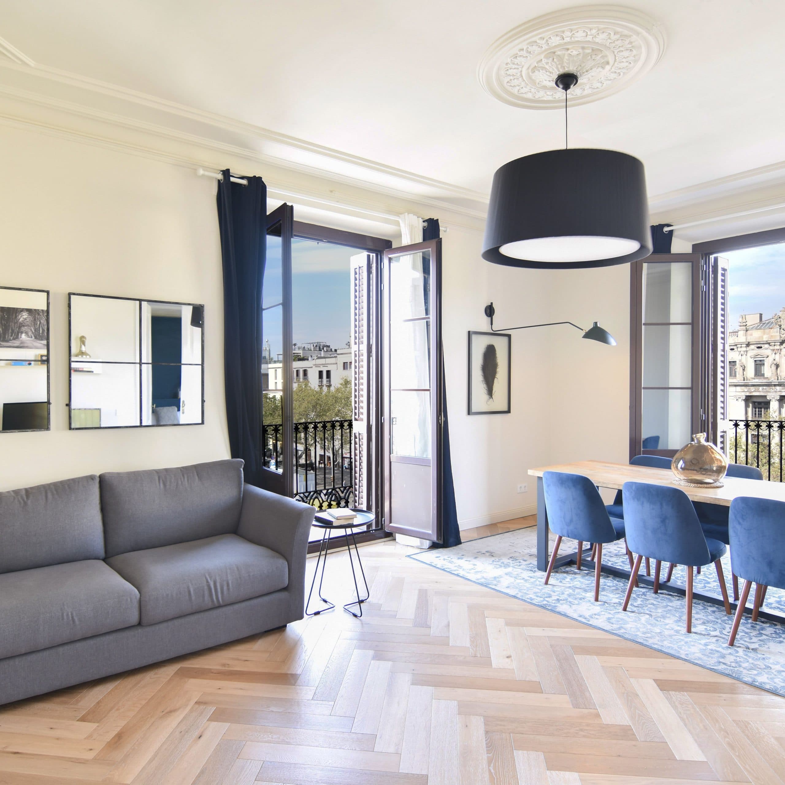 Flat in a modernist building in Barcelona - Living room