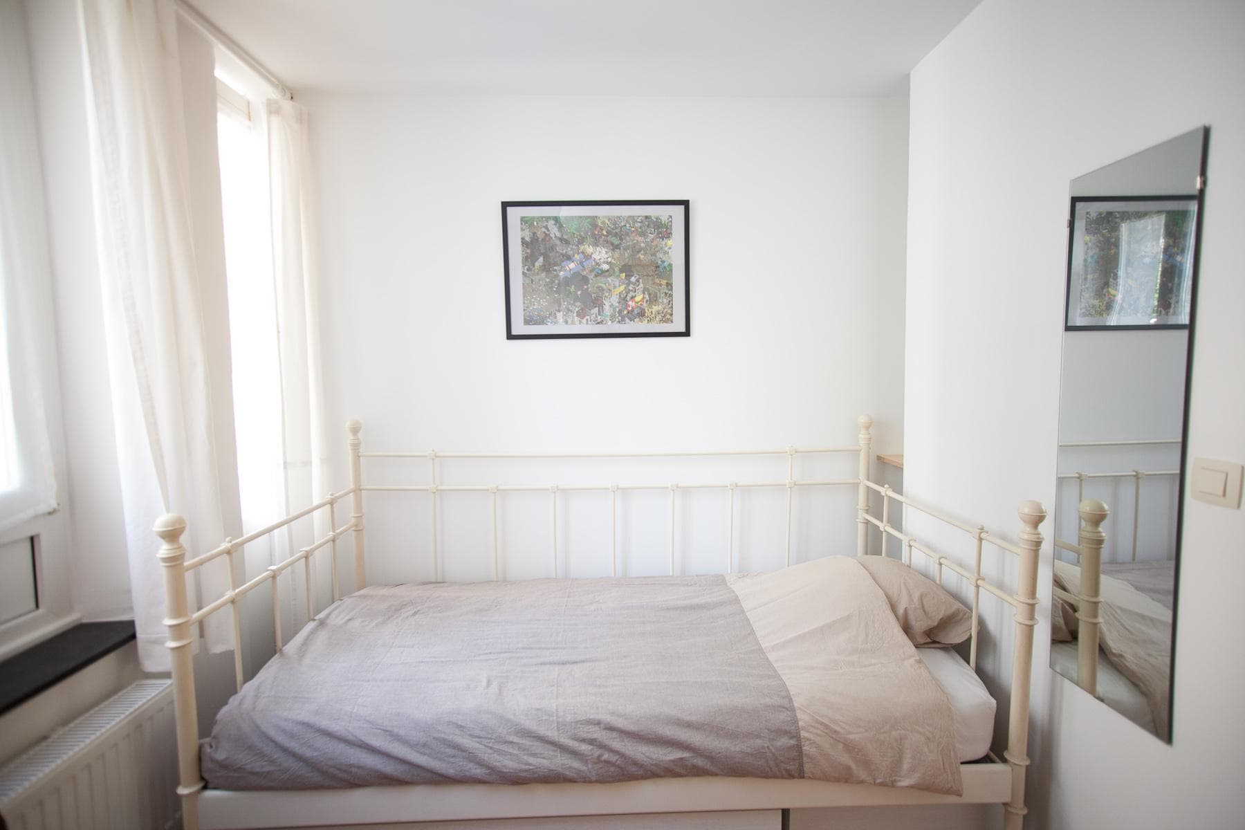 Rue des Patriotes - Spacious bedroom in Brussels - Bedroom
