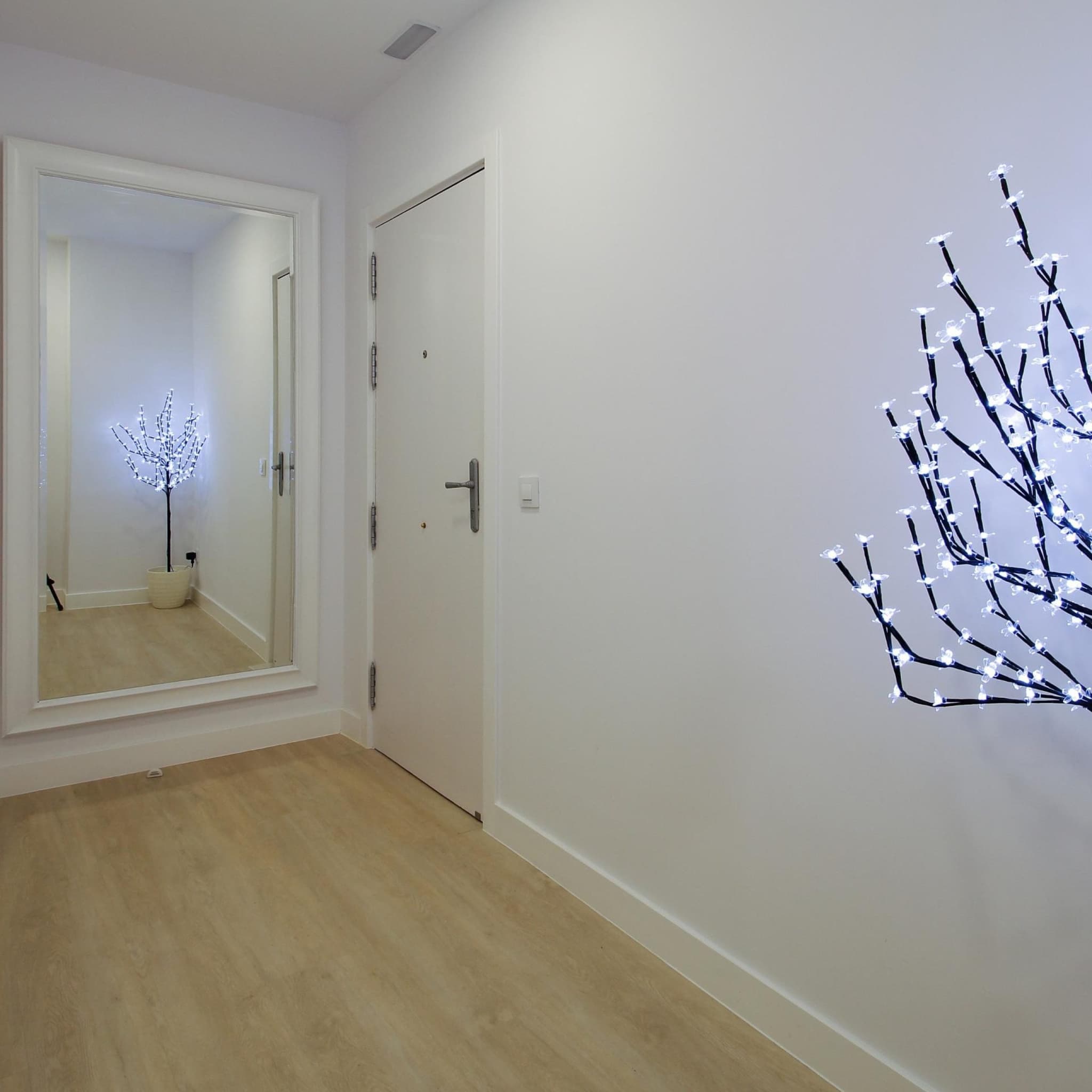 Quevedo - Studio in Madrid - Corridor 2