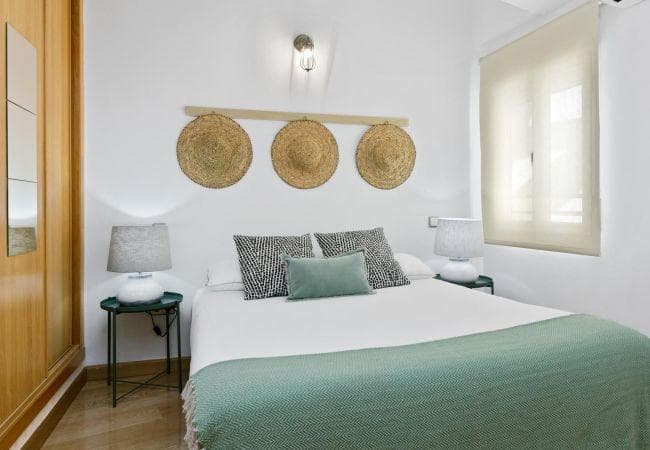 Libreros - Entry ready apartment in Madrid - Bedroom