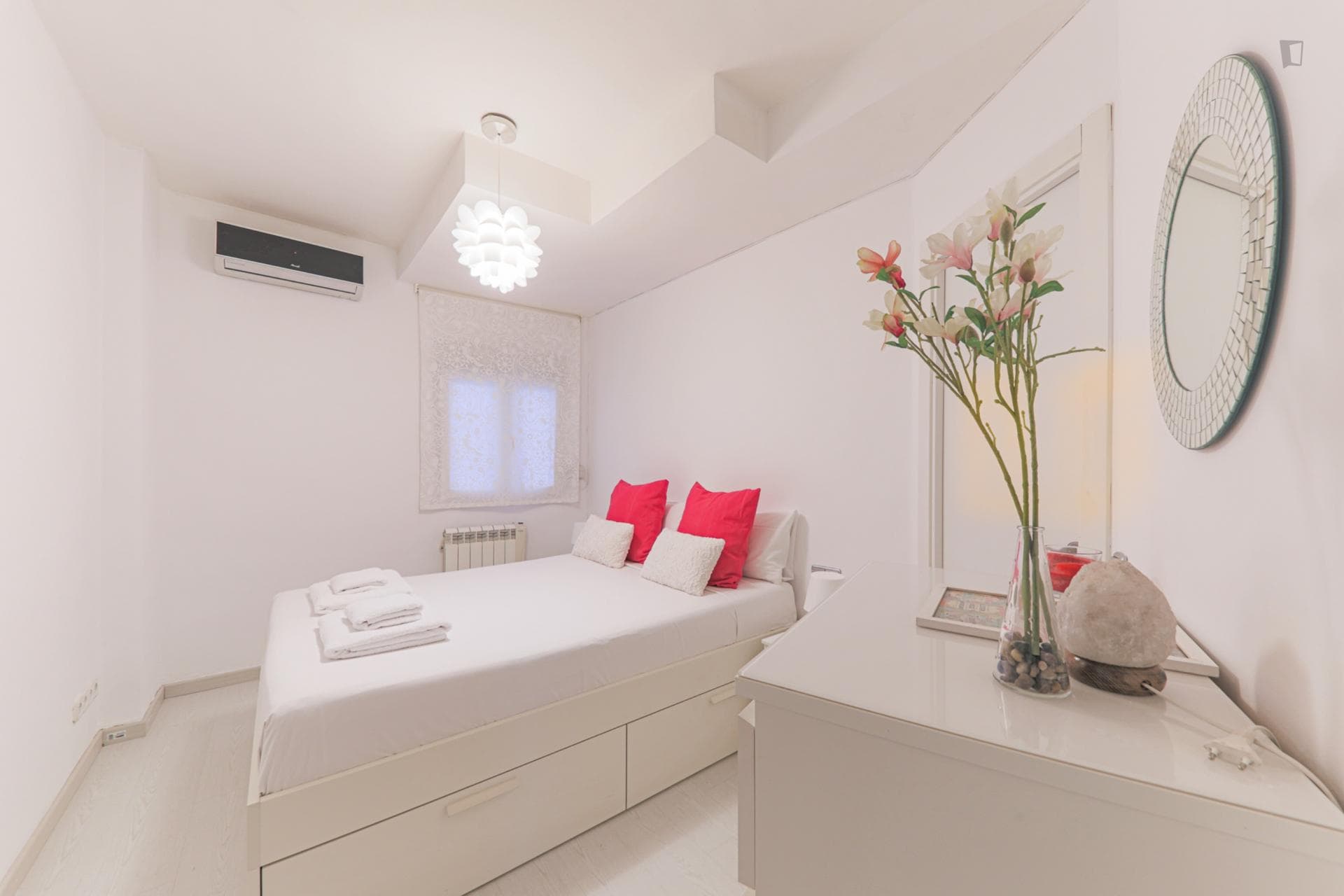 Aloi - Furnished rental in Barcelona - Bedroom
