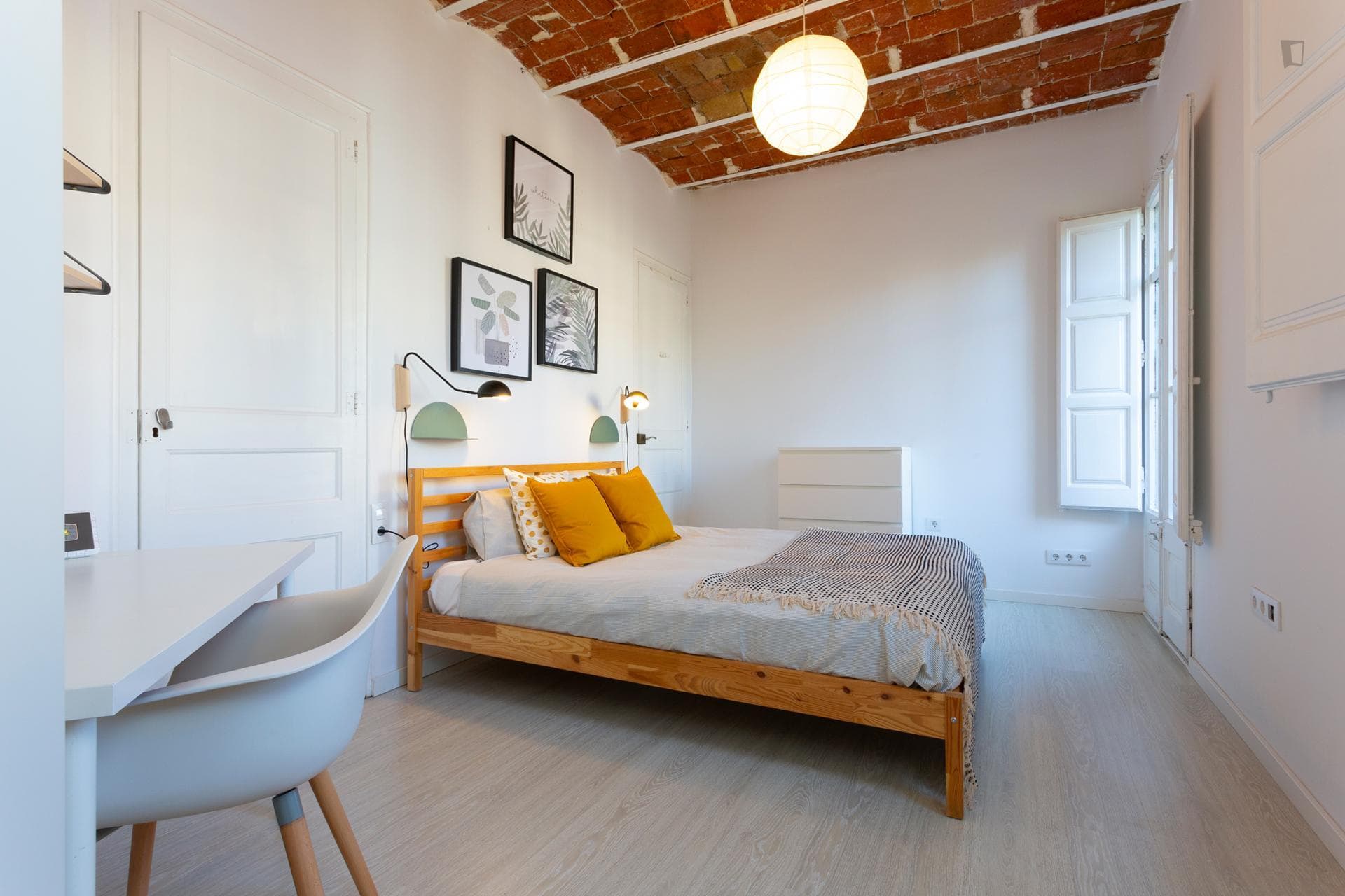 Cozy flat in central Barcelona - Bedroom