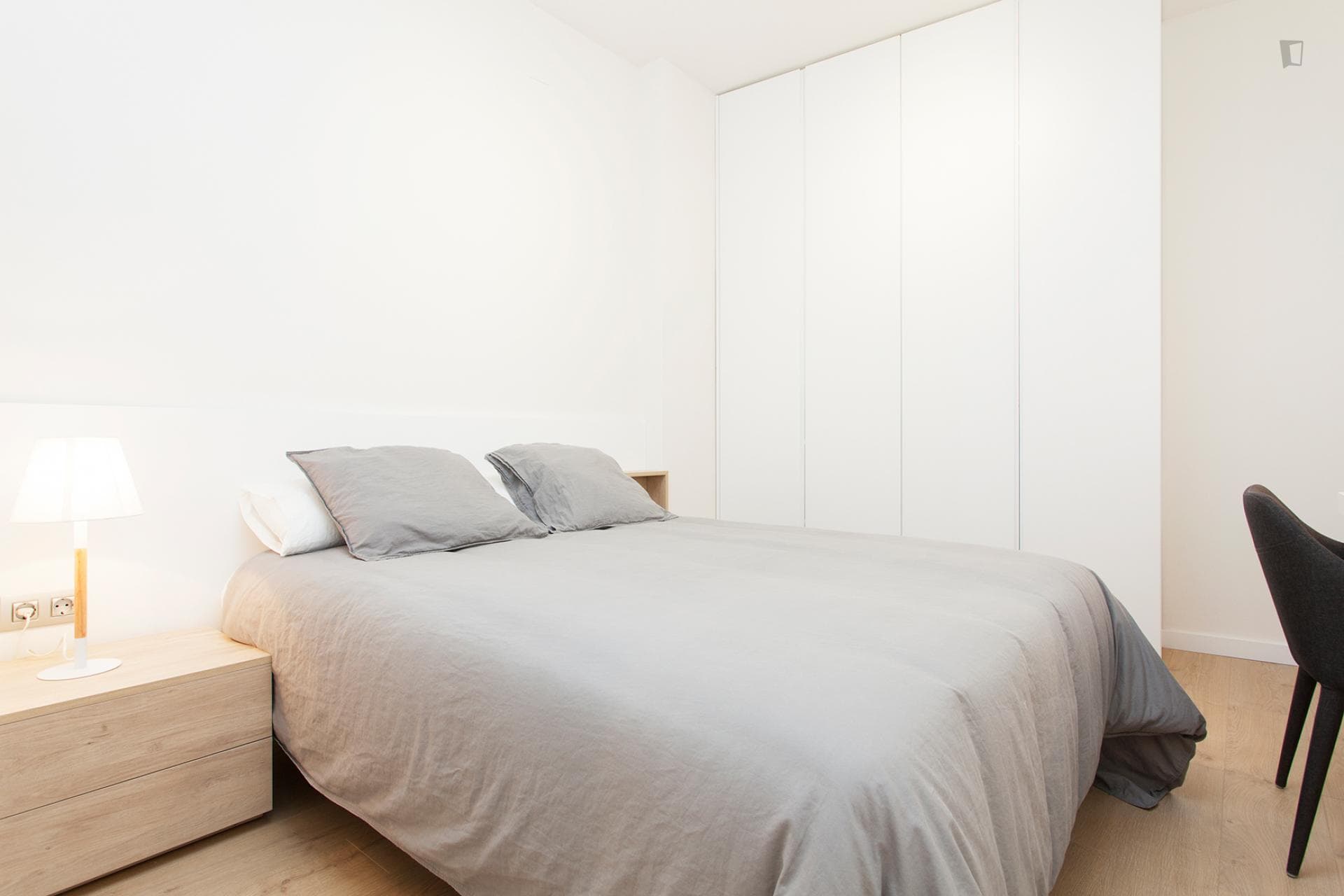 Spacious and modern flat in Barcelona - Bedroom