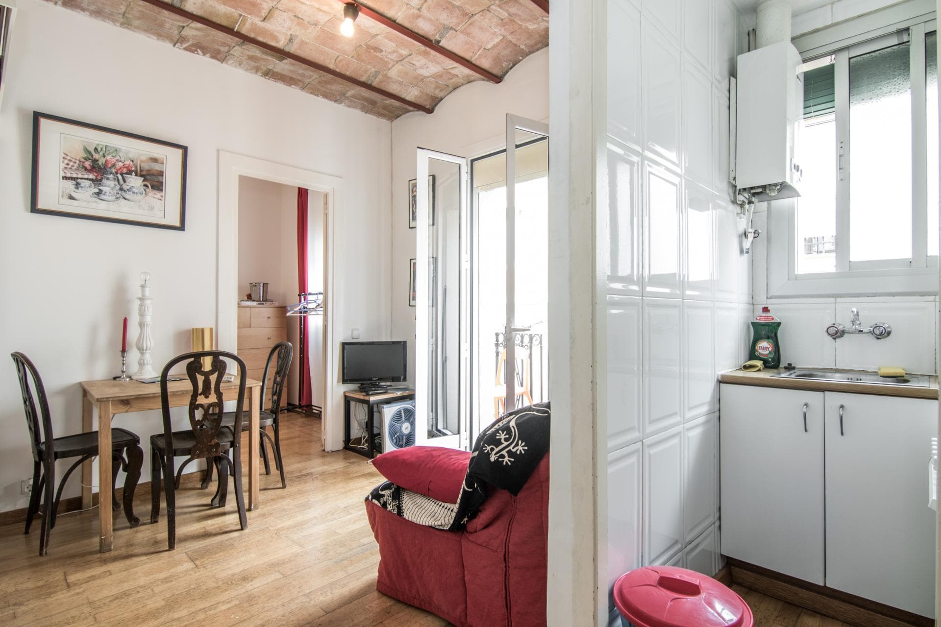 Doctor Giné - Entry ready rental in Barcelona - Kitchen