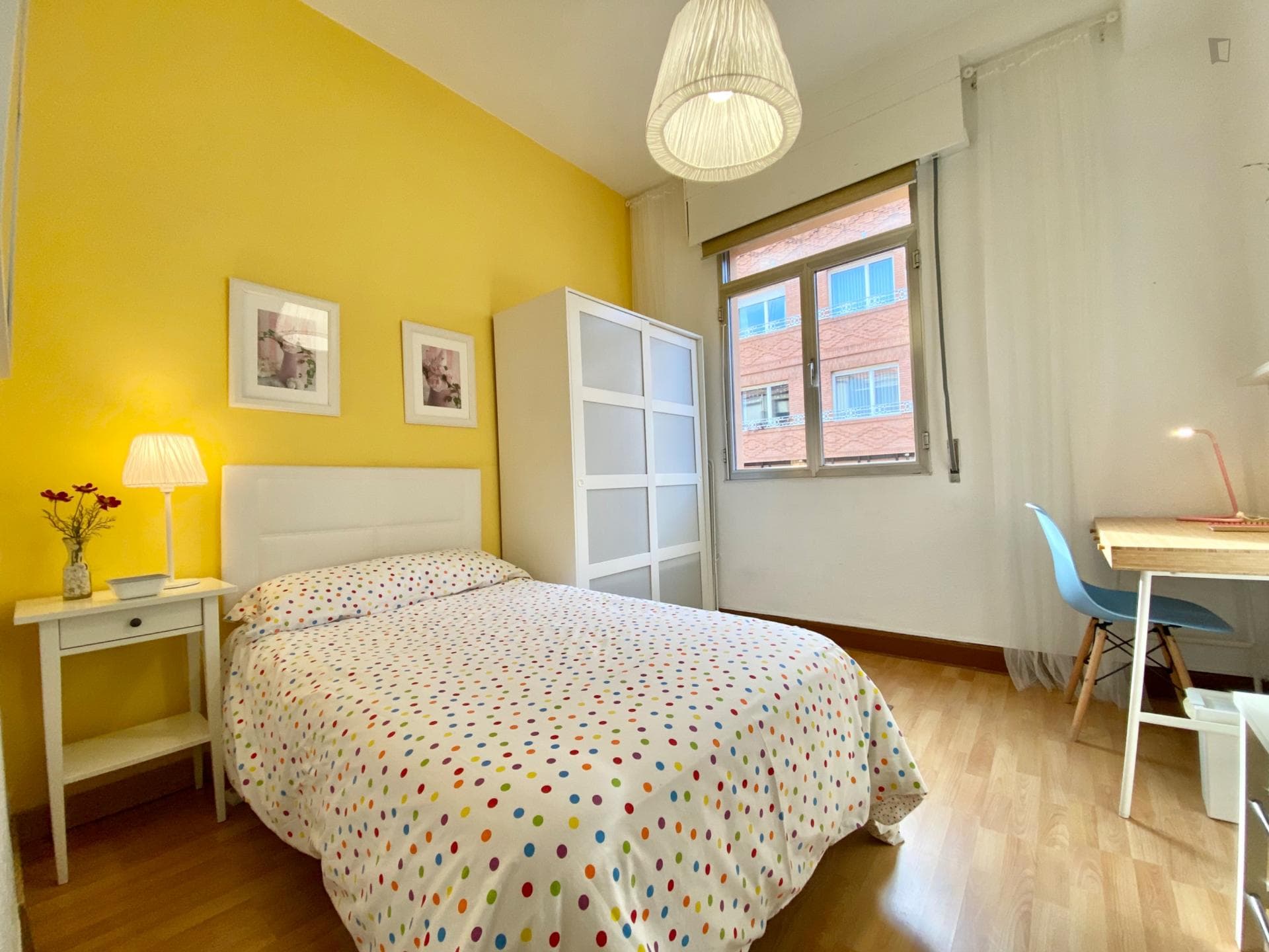 Huertas - Bedroom in a shared flat in Bilbao - Bedroom