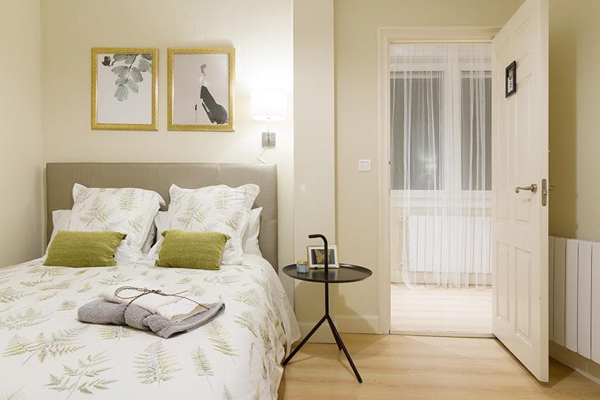 Recalde - Bedroom with terrace in Bilbao - Bedroom