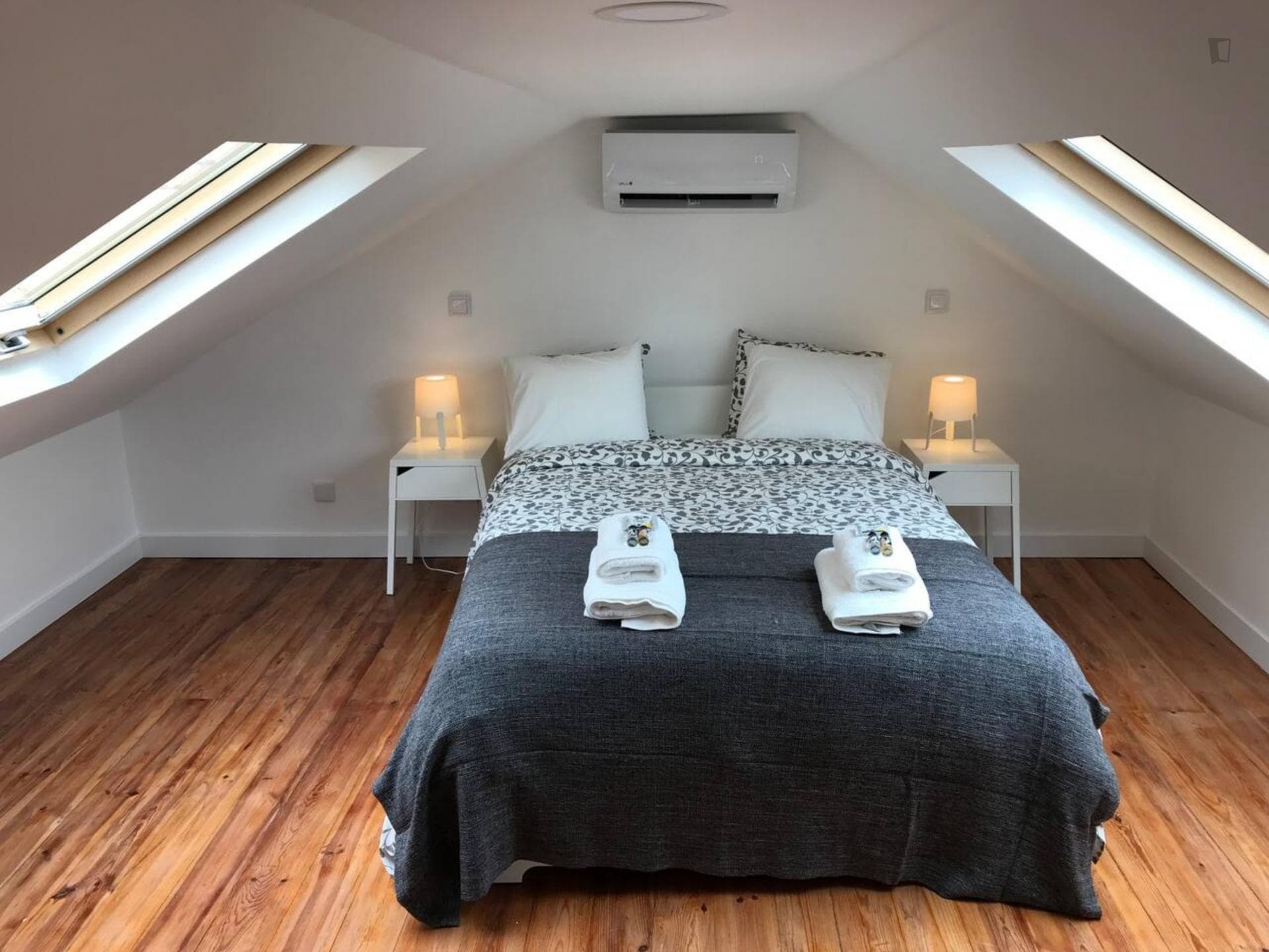 Olival - Furnished duplex in Lisbon - Bedroom