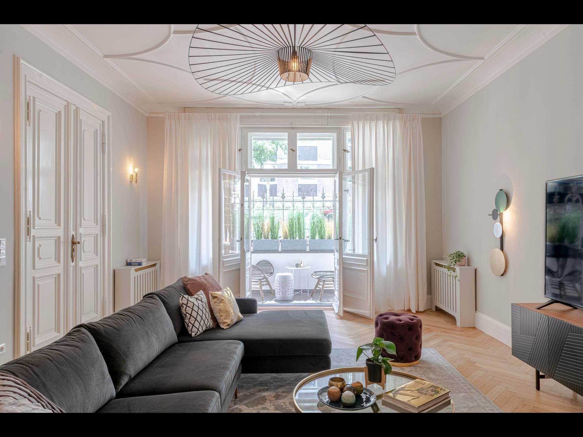 Mommsen - Exclusive furnished apartment in Berlin - Living room