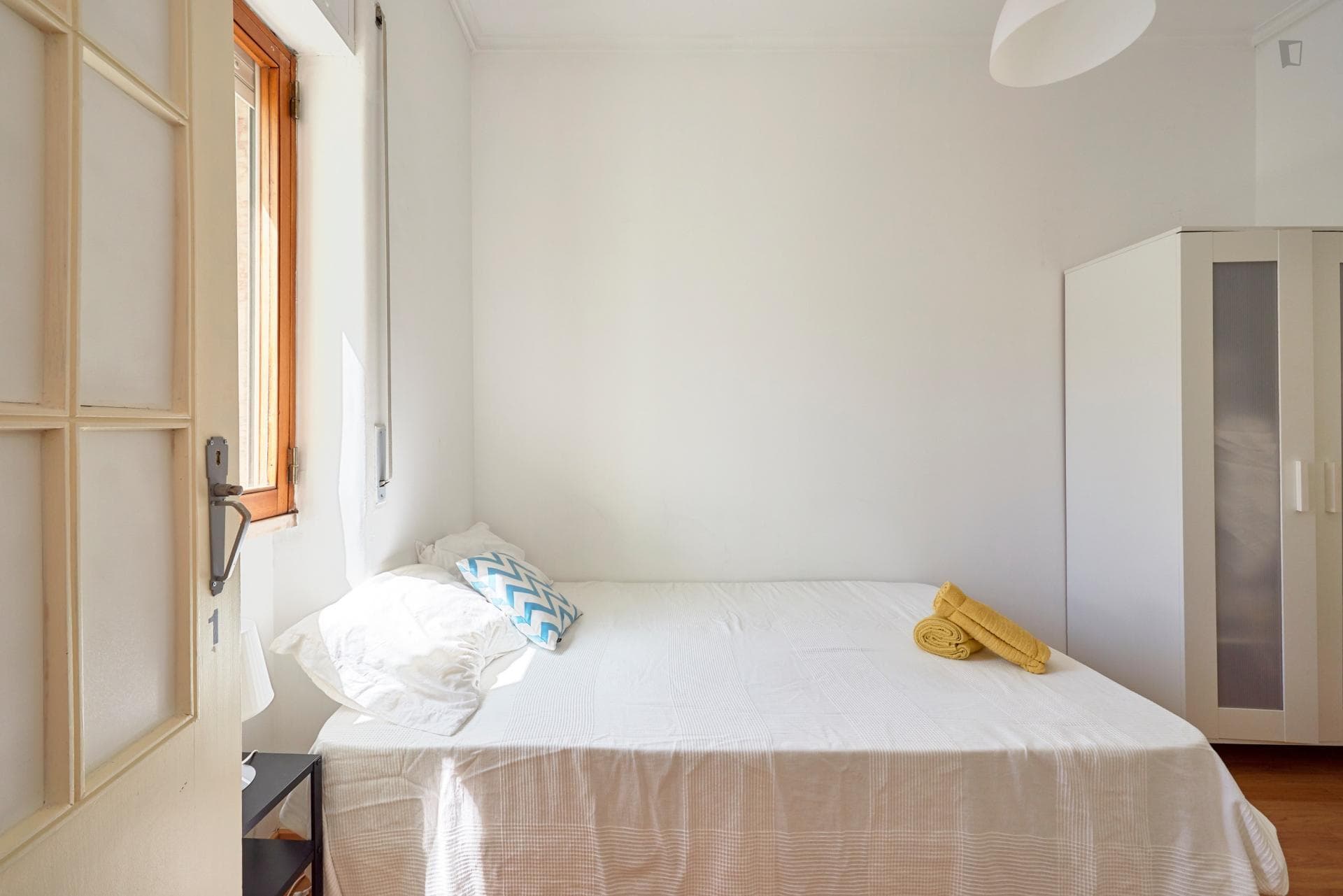 Bombarda- Bright shared flat in Lisbon - Bedroom