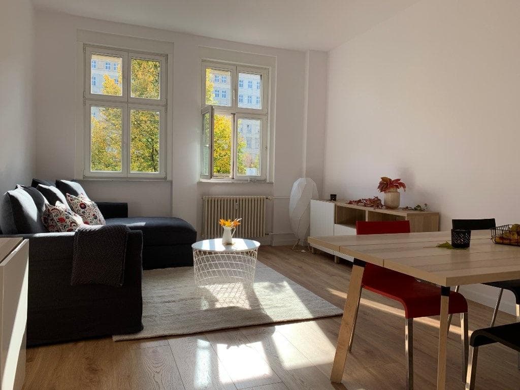 Karl - Furnished rental for expats in Berlin - Living room