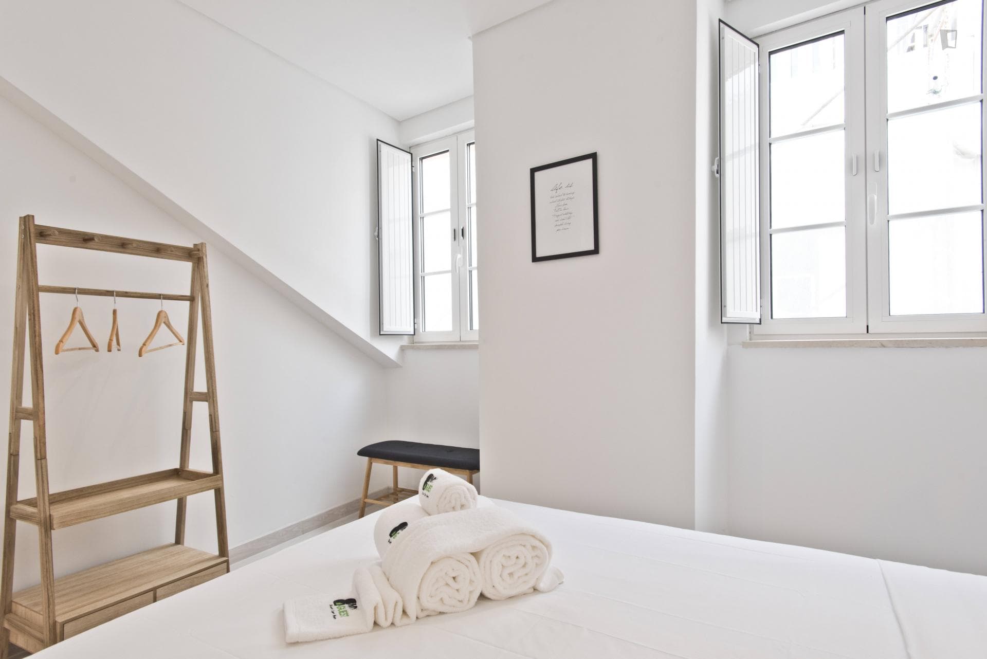 Almada- Up Scale 1 bedroom apartment Lisbon - Bedroom