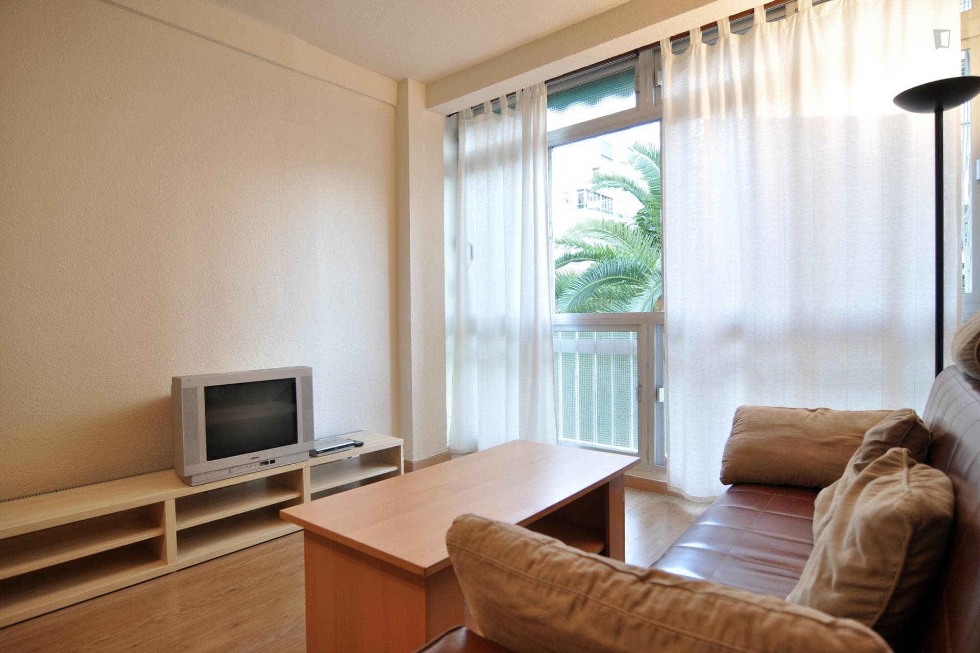 Gross- Gross- Gross- Comfortable 3 Bedroom flat in Malaga 3 Bedroom flat in
            MalagaComfortable 3 Bedroom flat in Mala