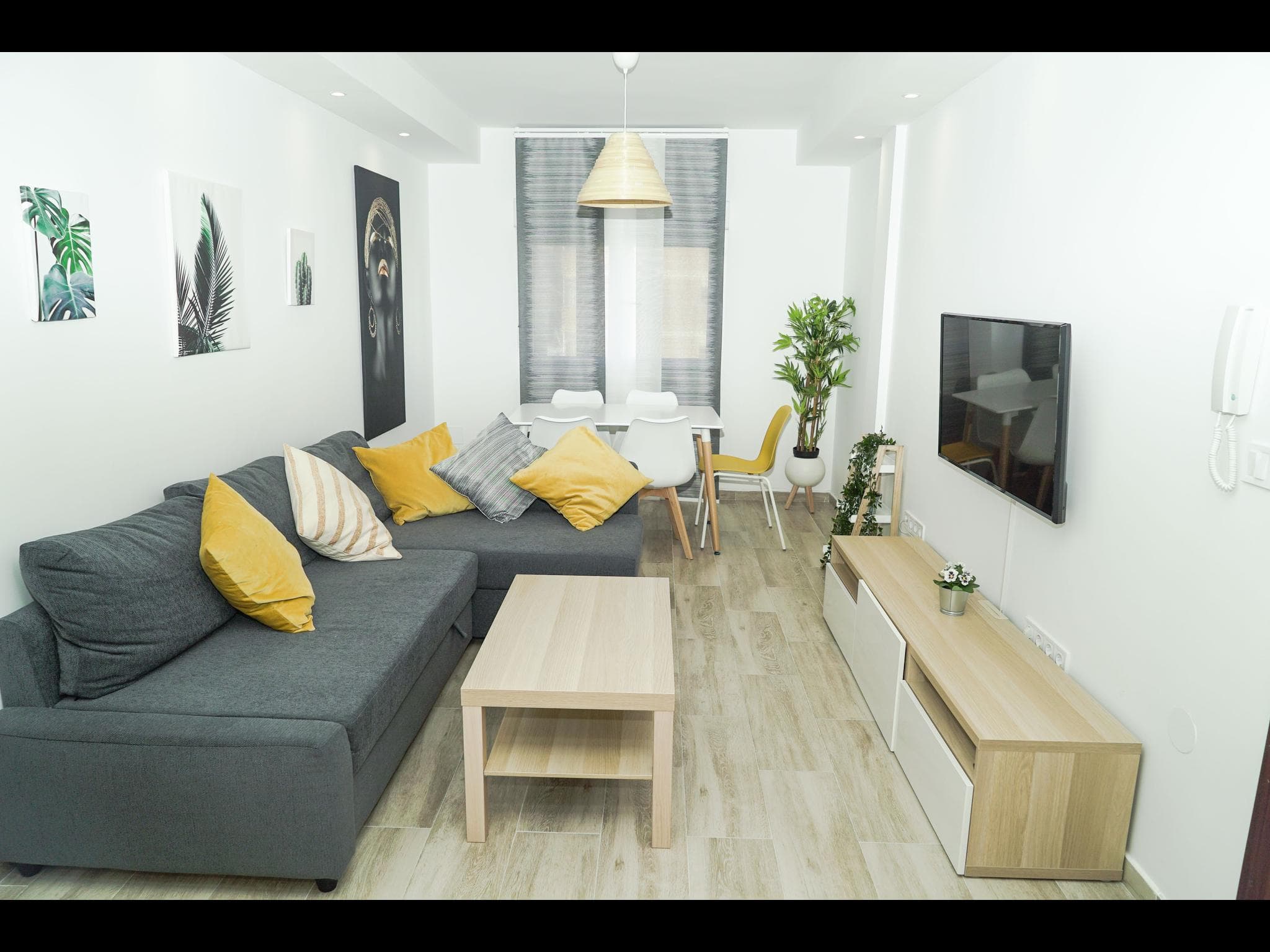 Ortega - Private room in Málaga - Living