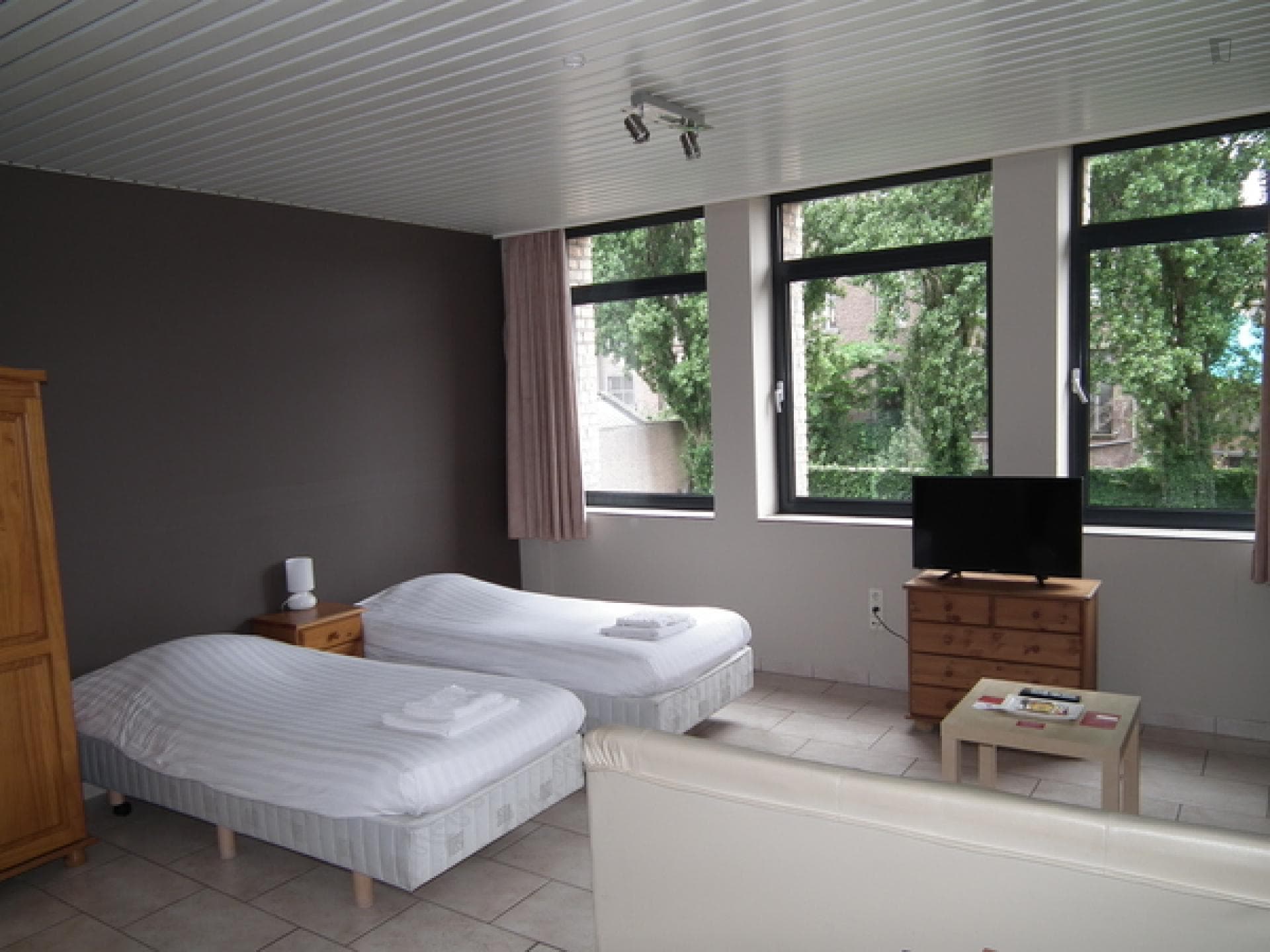 Jolly - Nice studio in Brussels for expats - Bed