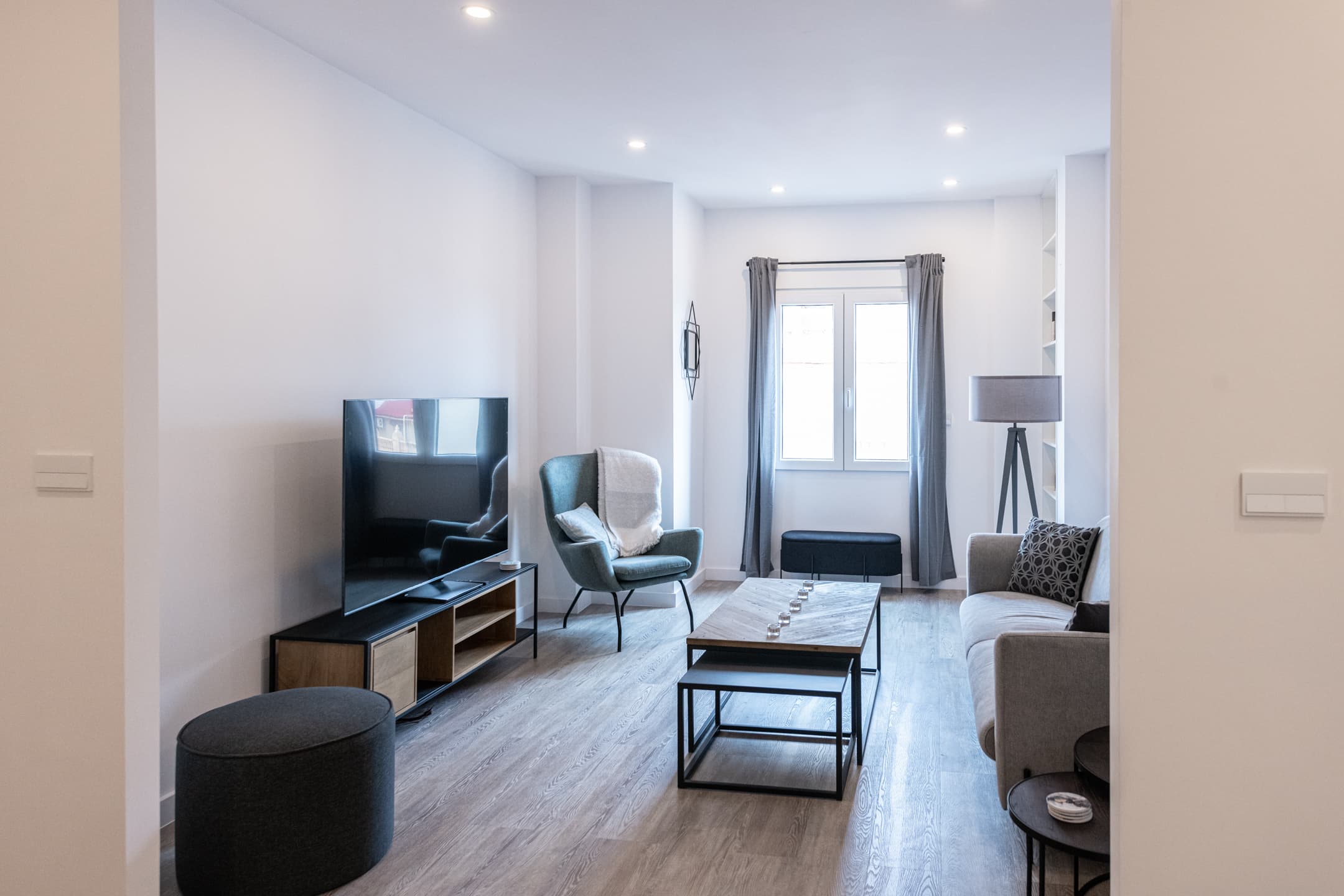 Ángel Guimerá 46-47