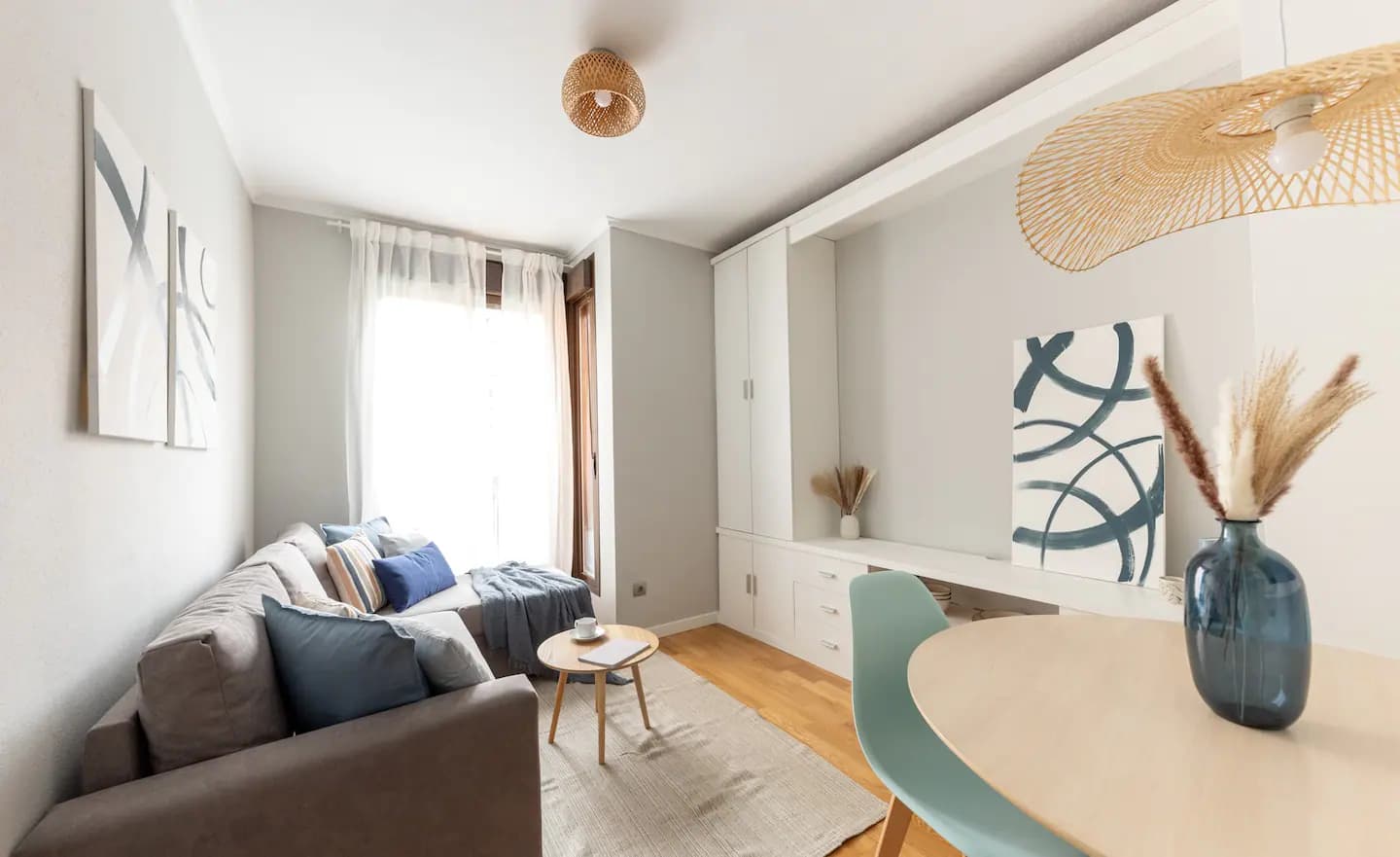 living room apartment for rent in madrid samaniego