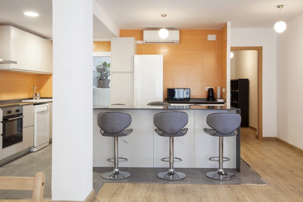 Furnished apartment Valencia marina - Table