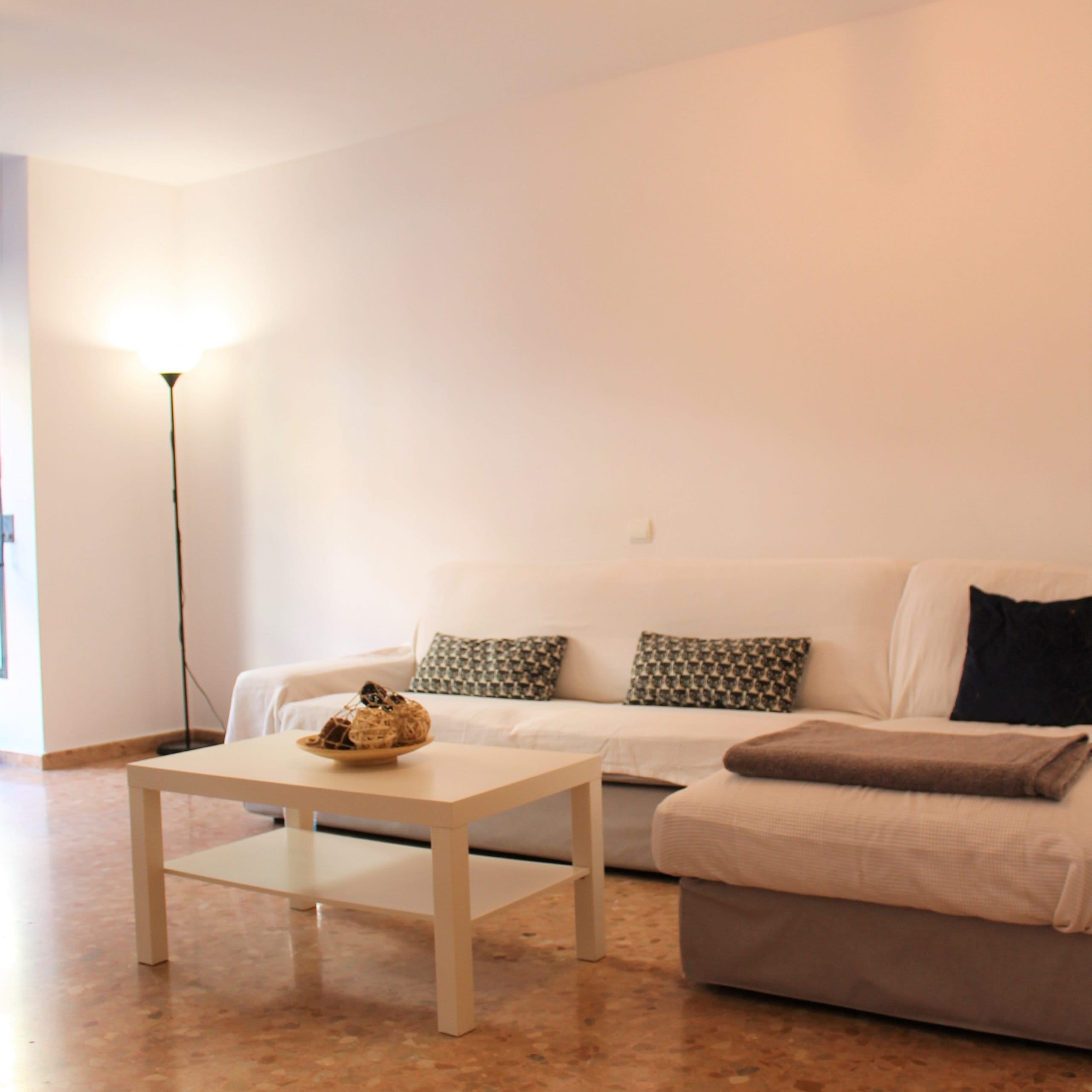 Bernia – Large expat apartment for rent in Valencia - Living room