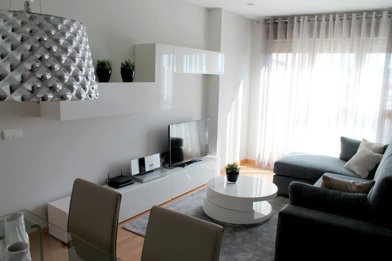 Cerro Negro - Expat rental in Madrid with pool - Living room