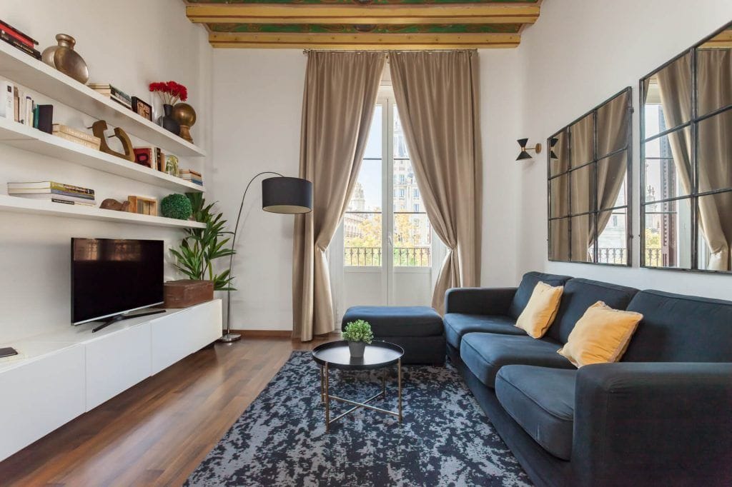 2 bedroom luxury apartment in Barcelona - Window