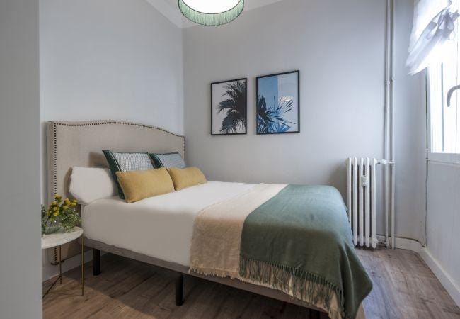 Ramon - 5 bedroom flat in Madrid - Main bedroom