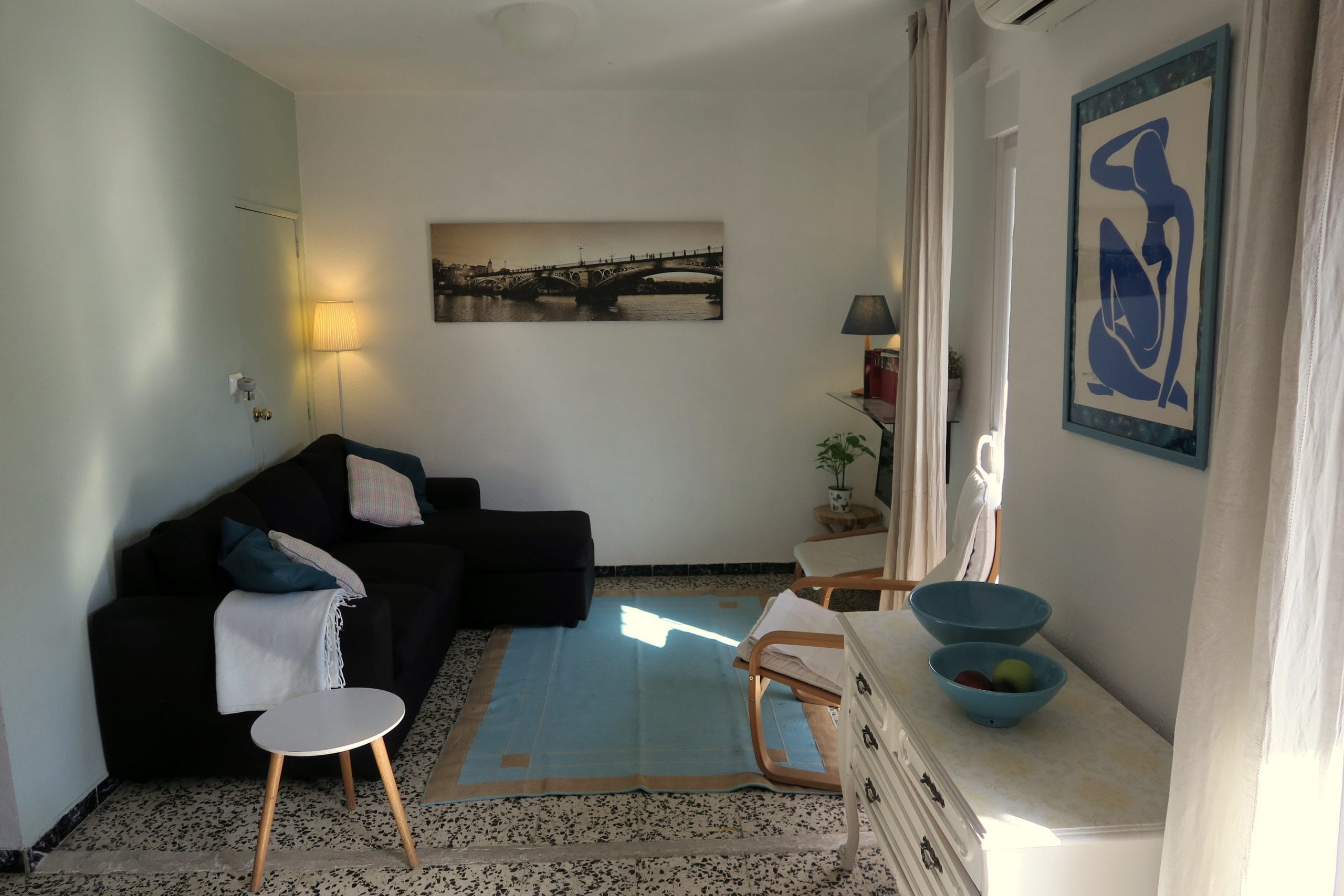 Rafi - Furnished flat for rent in Sevilla - The living room
