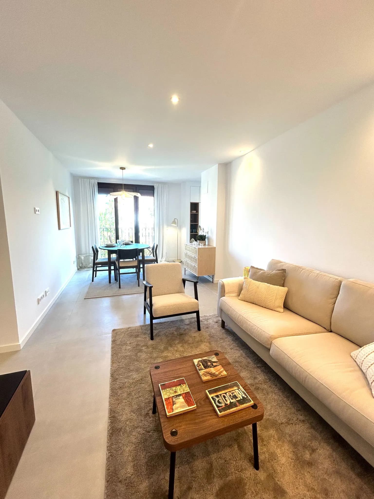 Lorenzo de la Flor - Apartamento elegante de 2 dormitorios cerca de la playa