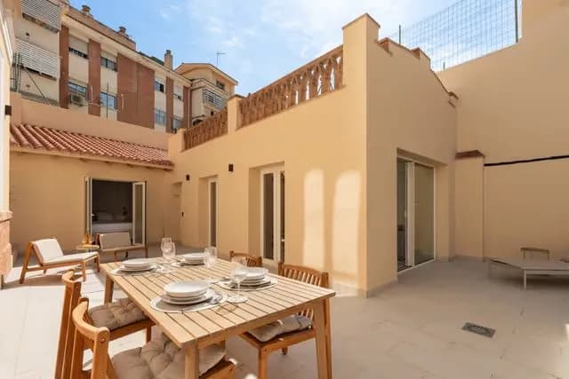 corporate-housing-malaga-toro-dining-table-terrace-dsc03964-640