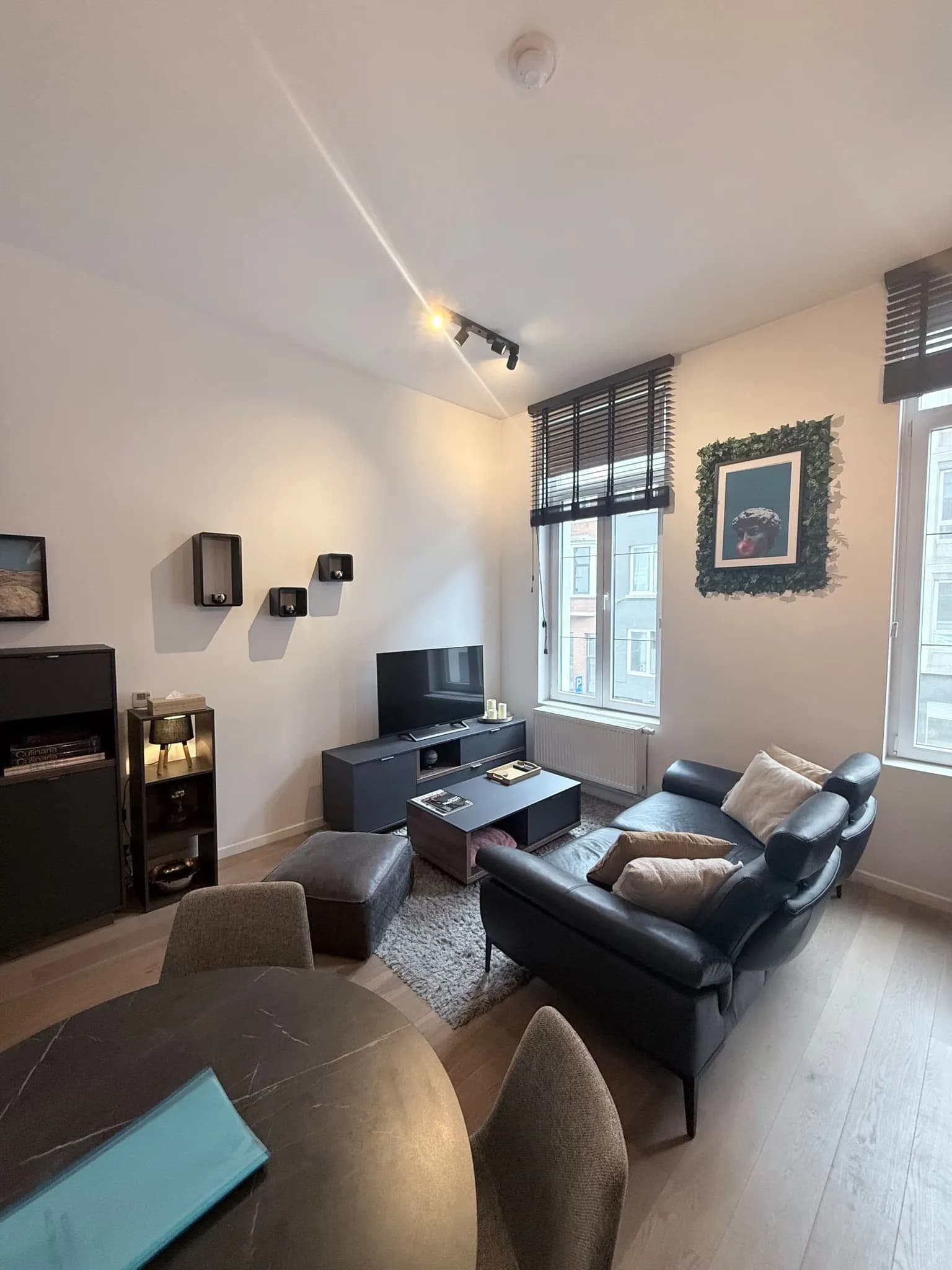 Goudbloem – Piso Moderno con Terraza en Amberes