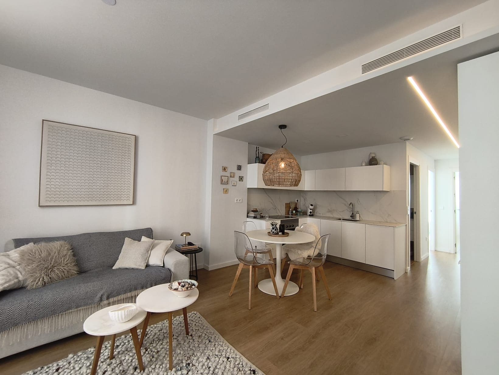 Martinez Aloy 11 – Apartamento renovado y luminoso en Valencia