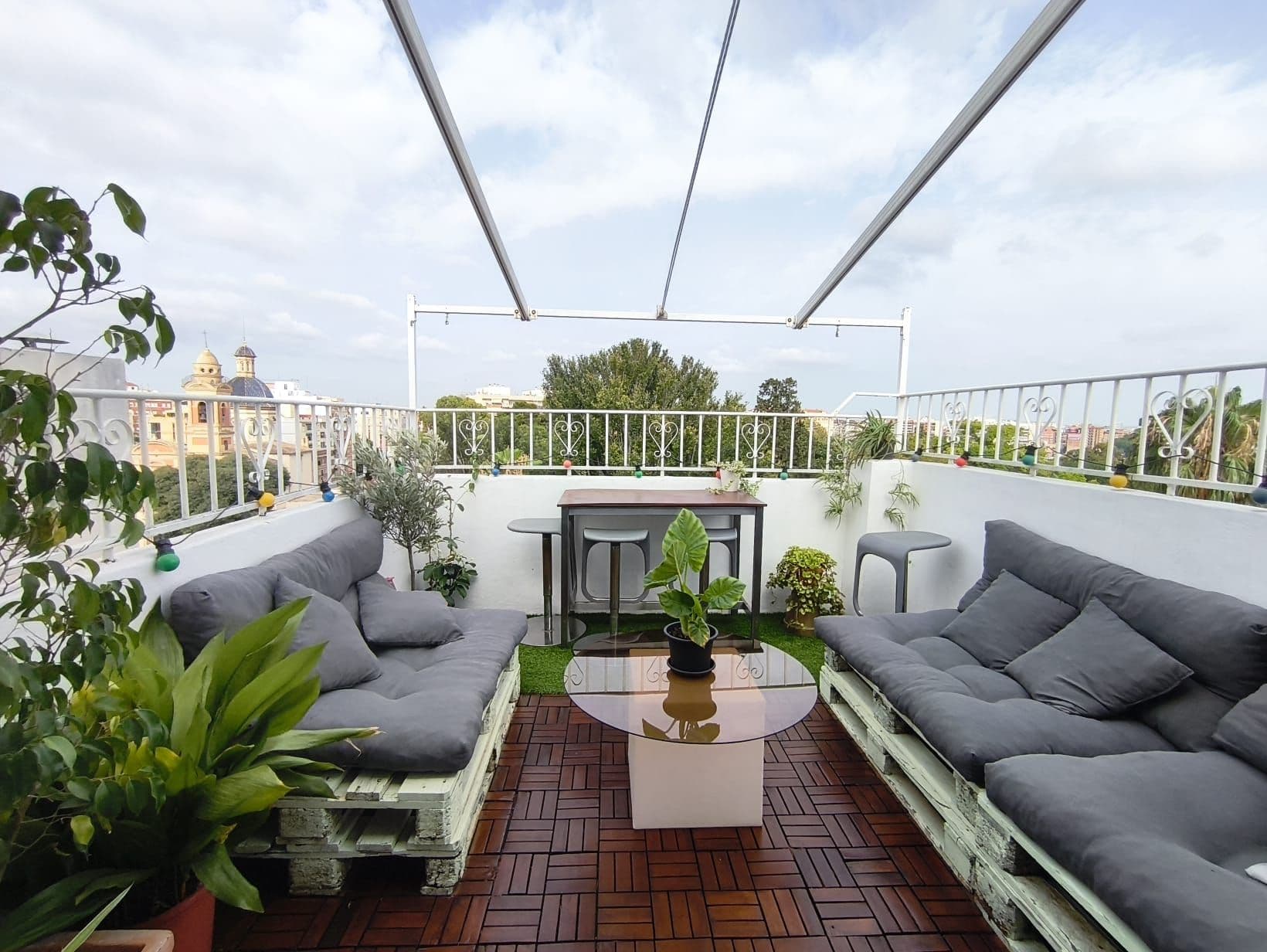 Turia 33 - Ático moderno con vistas botánicas en Valencia