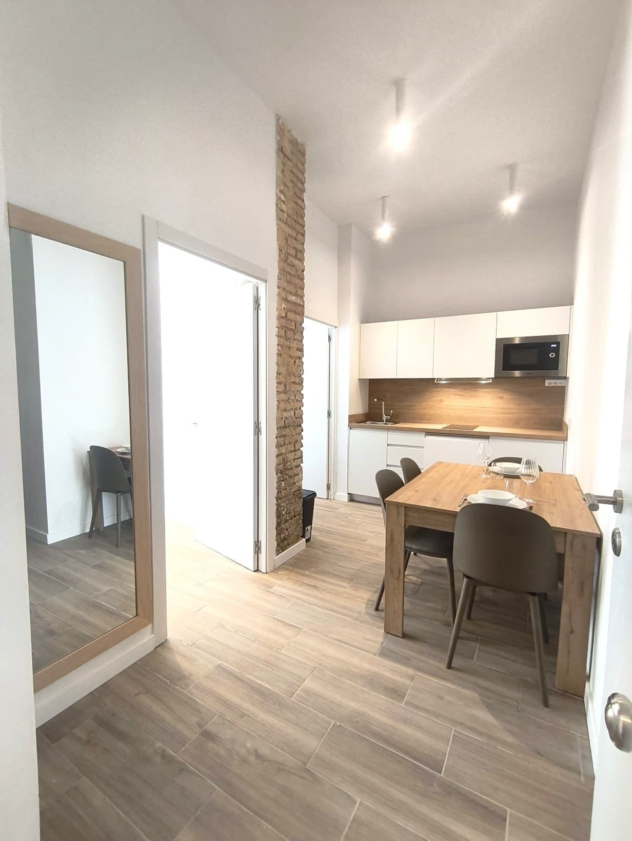 Gabriel Miró 2 - Modern Living for Professionals in Valencia