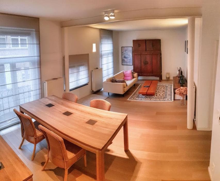 Luxury rental in Antwerp for expats - Dining table