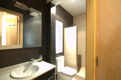 Nice temporary home in Barcelona - Bathroom