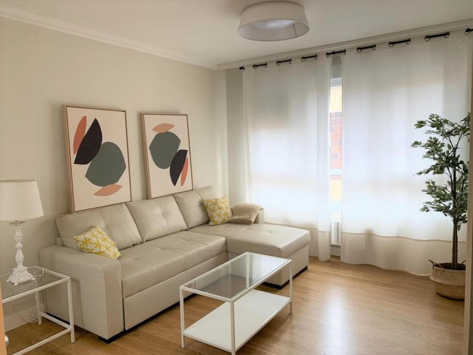 Getxo 2 - Expat beach apartment in Bilbao - Living room