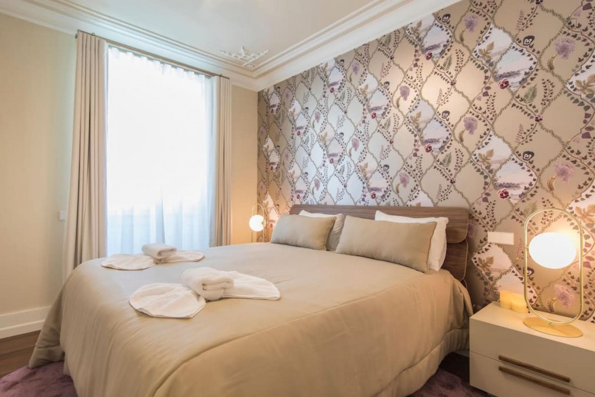 Duque de Loulé- 2 Bedroom Apartment with pool in Lisbon - Bedroom