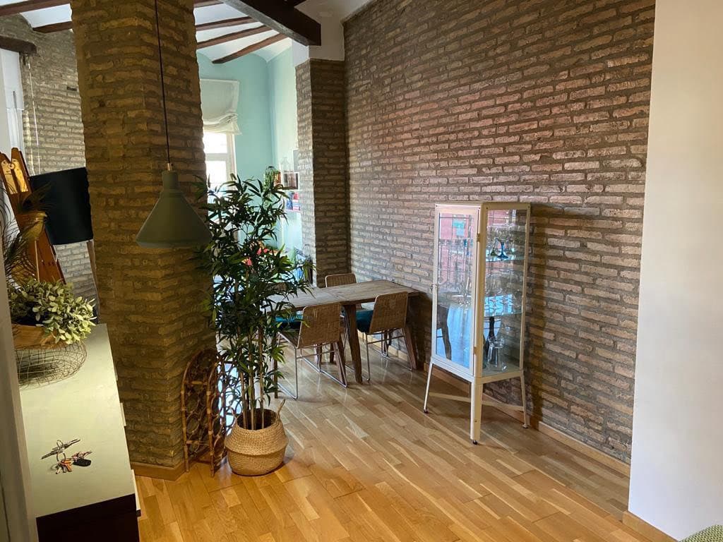 Sueca 30 – Lovely expat flat in Ruzafa, Valencia - Living room