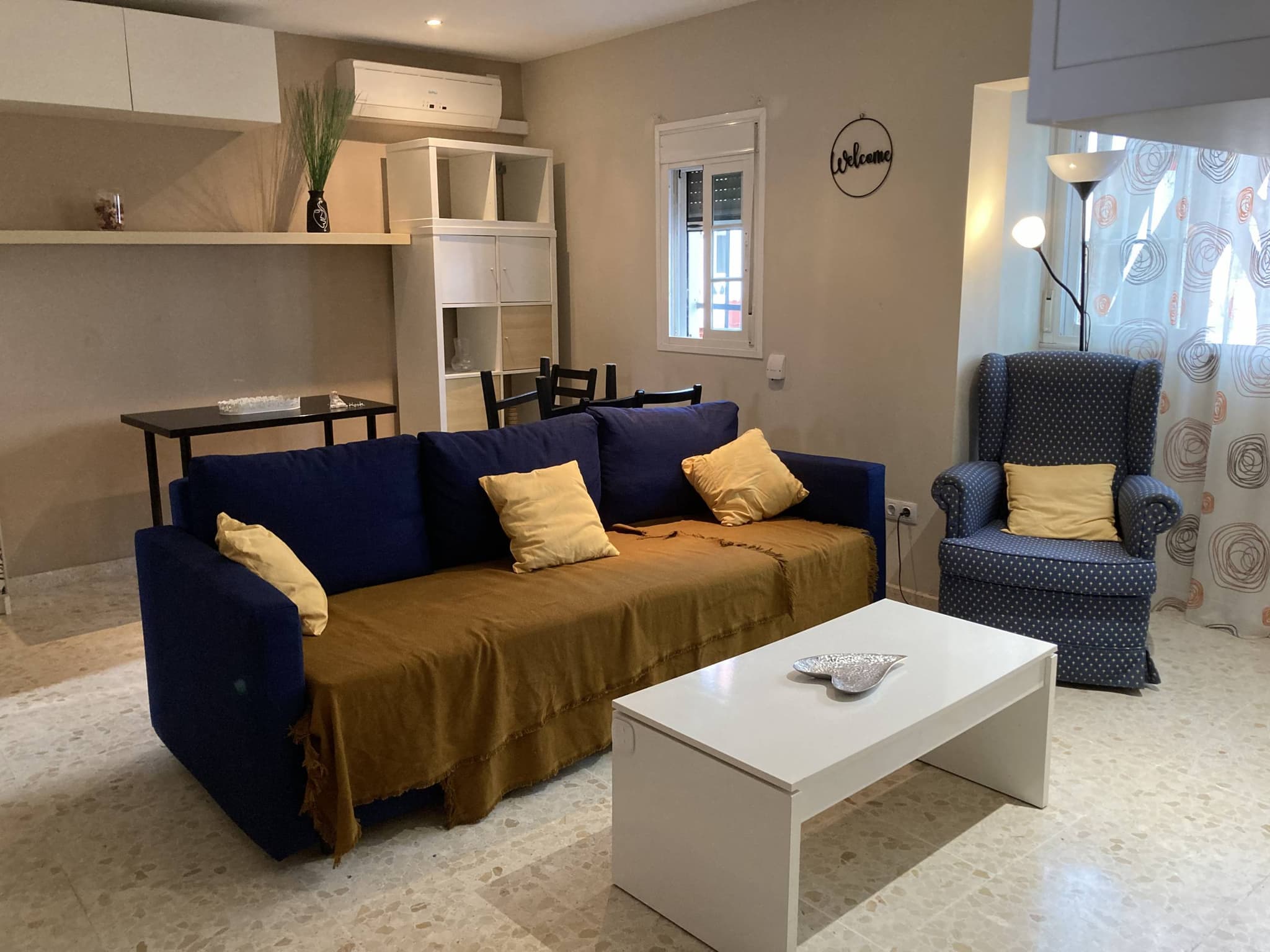 Bidasoa - Furnished apartment for rent in Sevilla - Living room