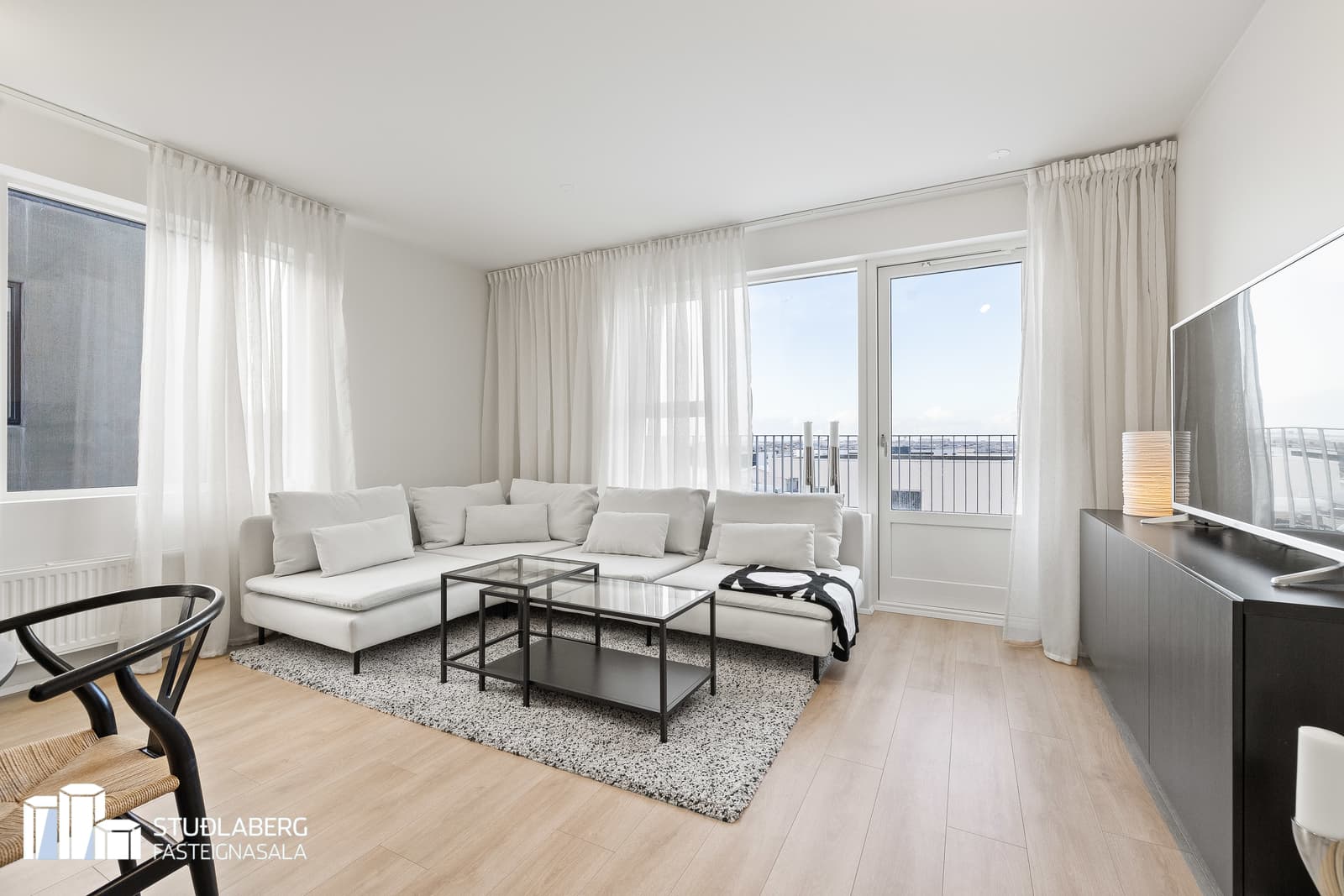 Apartment for rent in Iceland- livingroom