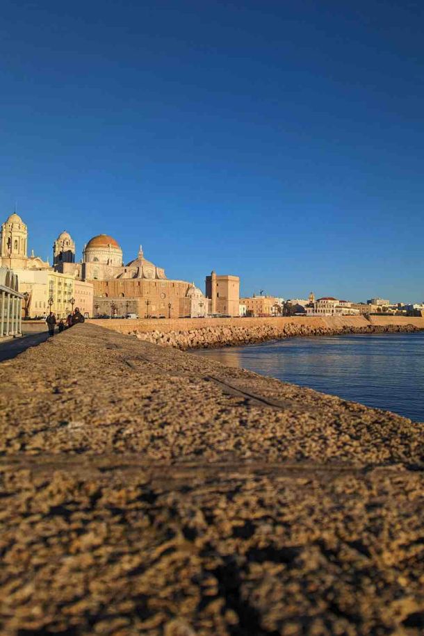 Cadiz experiences a3aa8207 Moving to Cadiz