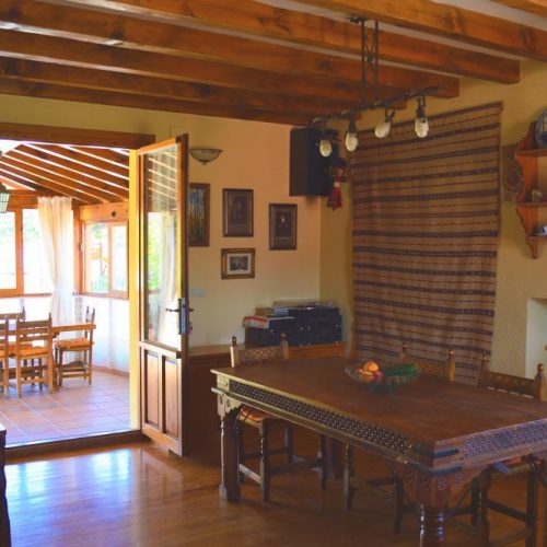 Large house for rent in Navarra