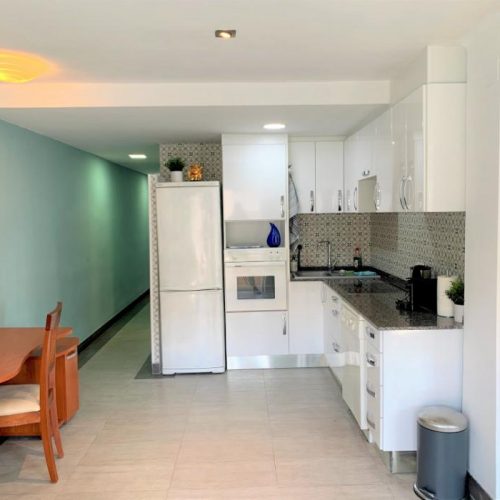 Ausias March - Sunny rental apartment in En Corts Valencia