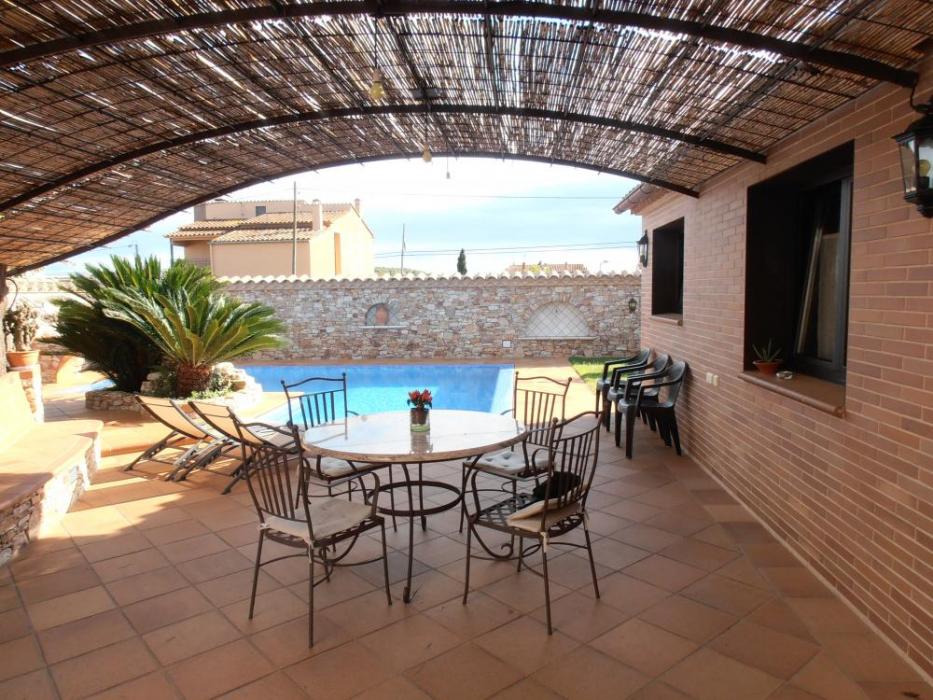 Casa con piscina para expats en Girona