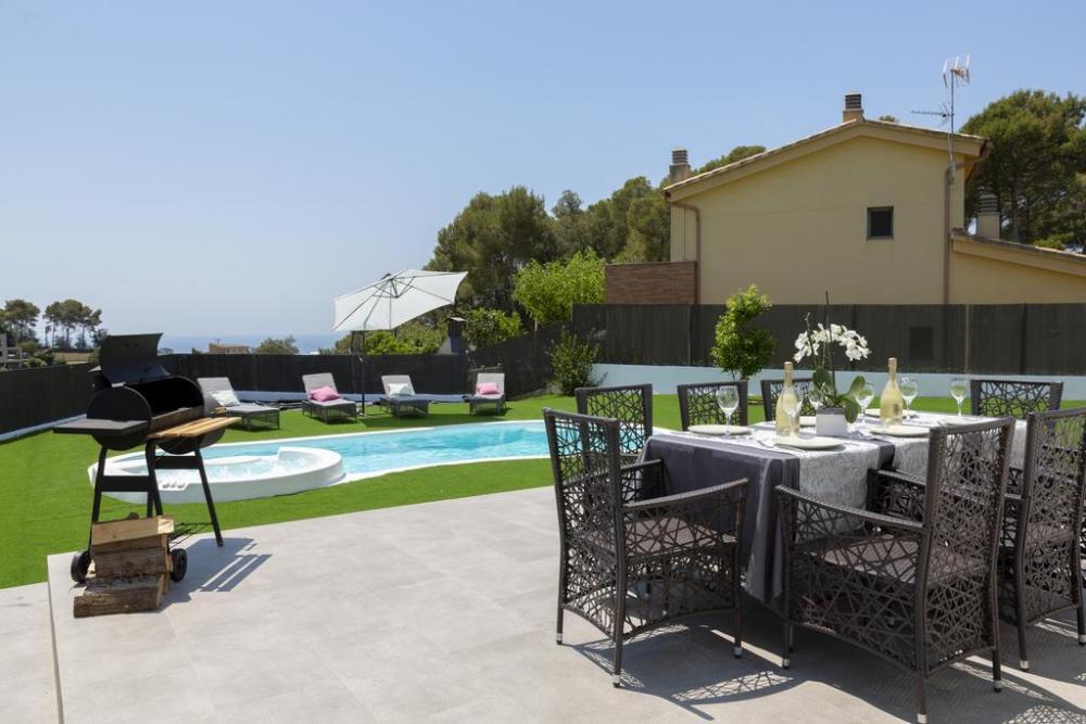 Fabulous Costa Brava house with pool